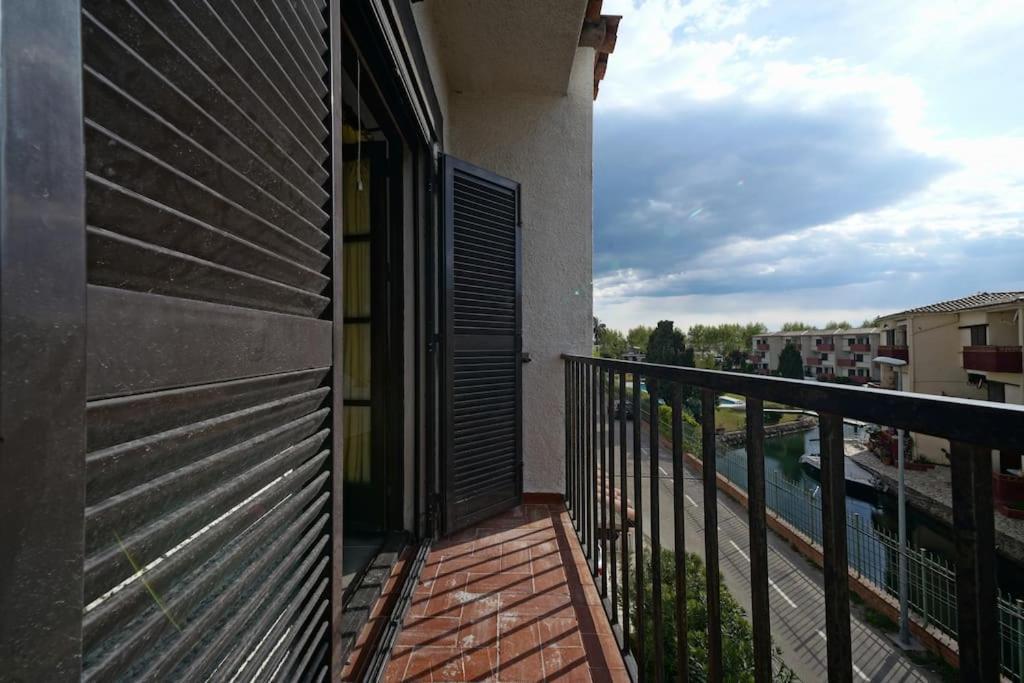 Bonito Apartamento Equipado, Cerca De La Playa Empuriabrava Ngoại thất bức ảnh